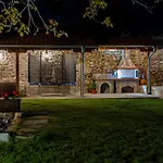 Villa къща за приятели недкови