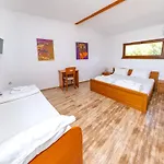 Villa къща за приятели недкови *