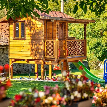 къща за приятели недкови *