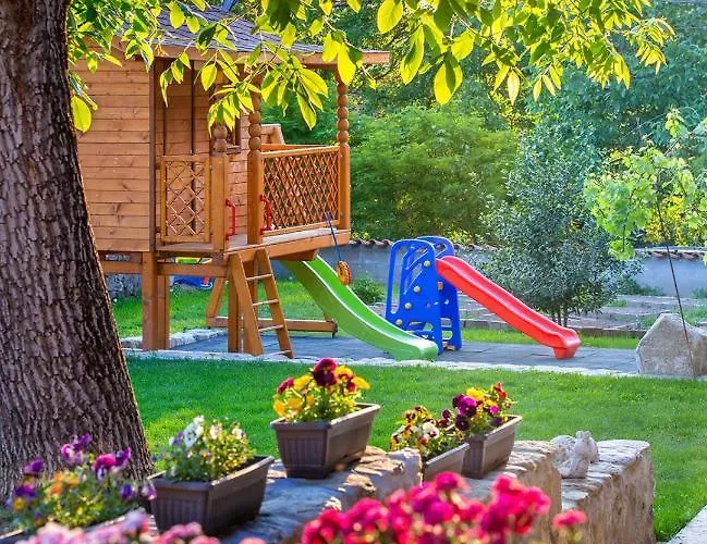 къща за приятели недкови *