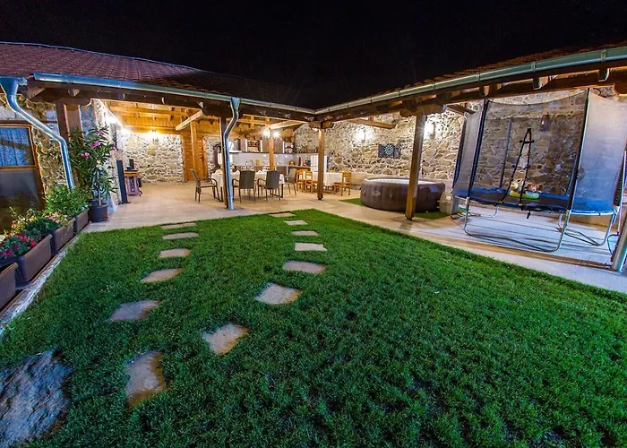 ヴィラ къща за приятели недкови *